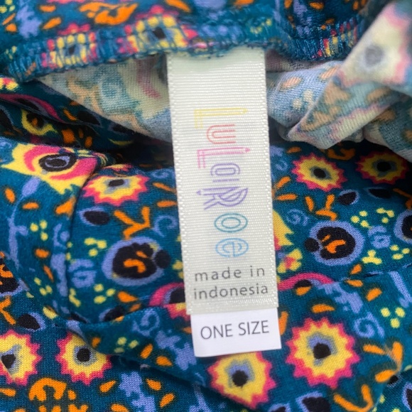 LulaRoe OS Leggings - Picture 3 of 4